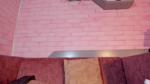 alma_rivers online show from April 1, 1:41 pm