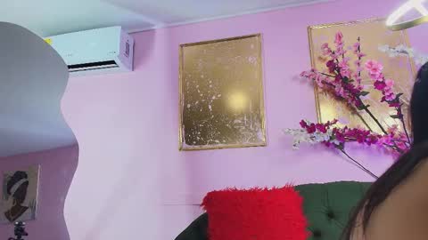 ALMENDRAEVANS online show from November 16, 12:29 pm