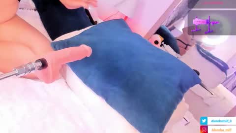 ALONDRAMILF online show from March 4, 2:52 am