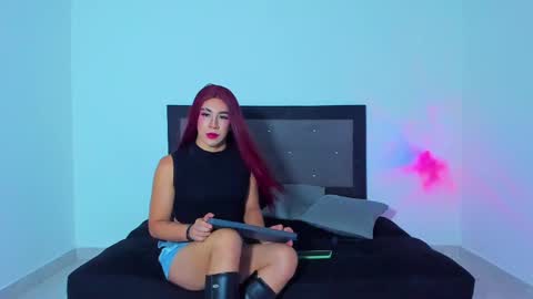 Hazel Bowie online show from March 4, 10:16 pm