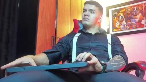 alpha_dominus_ online show from December 16, 4:41 am