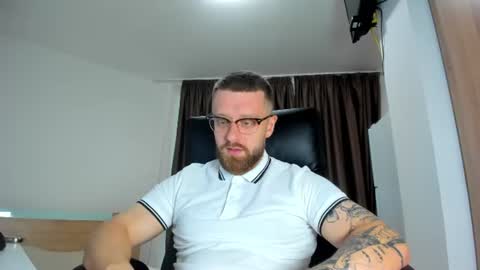 Alphaalexxx Lets reach Me 100 thumbs up online show from July 20, 4:31 pm