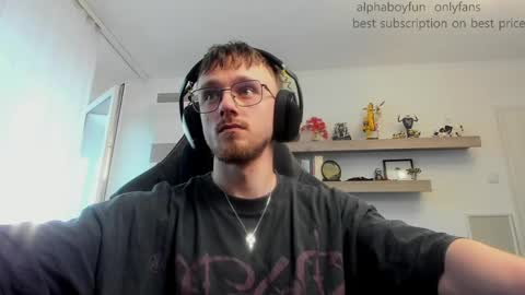 Andi online show from April 8, 3:48 pm