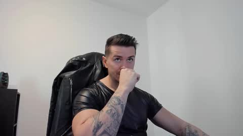 Snapshot of alphagodleatherking92 chatting on October 1, 9:41 am LeatherMaster online show from October 1, 9:41 am