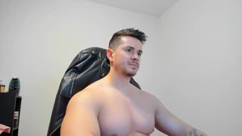 Snapshot of alphagodleatherking92 chatting on December 27, 10:01 am LeatherMaster online show from December 27, 10:01 am