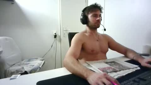 alphah_hunk online show from December 17, 8:15 pm