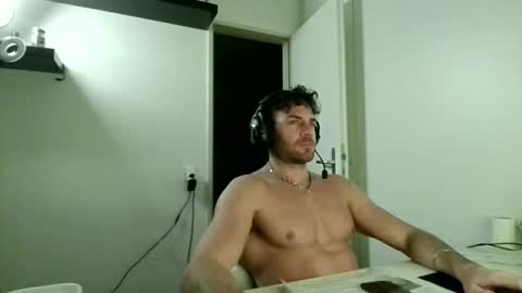 alphah_hunk online show from December 13, 7:53 pm