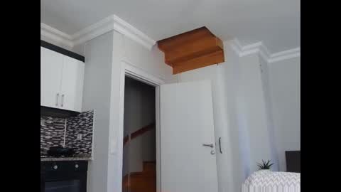 AlphAndre online show from April 19, 6:25 am