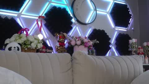 Alvuwka online show from June 26, 7:36 am