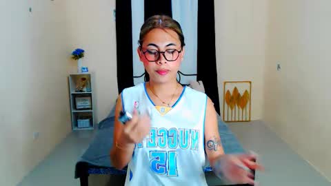 alyannarose online show from September 18, 9:13 am