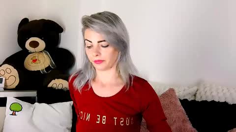 aly online show from April 1, 11:00 am