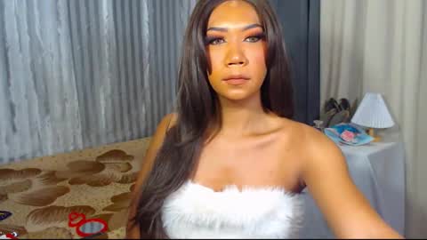 Snapshot of alyjamoon chatting on January 5, 11:44 pm your asian dominantrix kneelobeyan beg online show from January 5, 11:44 pm
