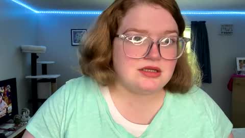 alyssa6960545 online show from September 22, 2:54 pm