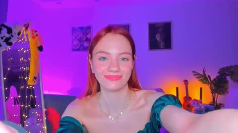 alyssa_smitt online show from September 11, 12:12 am