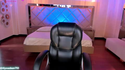 Aly  online show from April 1, 1:41 pm