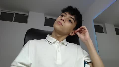 alyxen online show from March 28, 8:21 pm