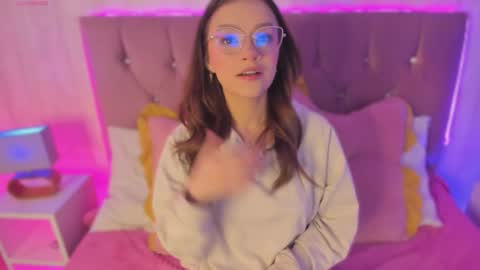 Alyy online show from February 10, 1:25 pm