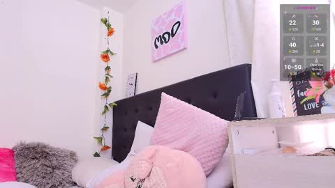 Isabella online show from November 14, 7:05 pm