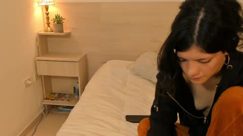 Snapshot of amancay_ chatting on December 3, 6:21 am Amancay online show from December 3, 6:21 am