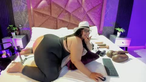 Amanda cruz online show from October 29, 1:29 am