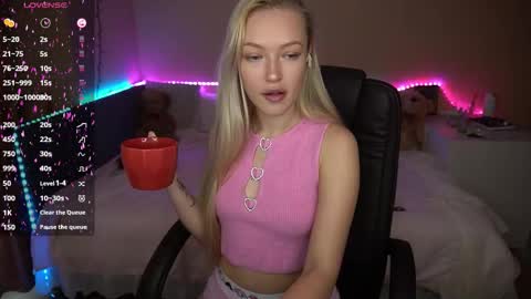 Snapshot of amandaafire chatting on September 21, 5:44 am Amanda online show from September 21, 5:44 am