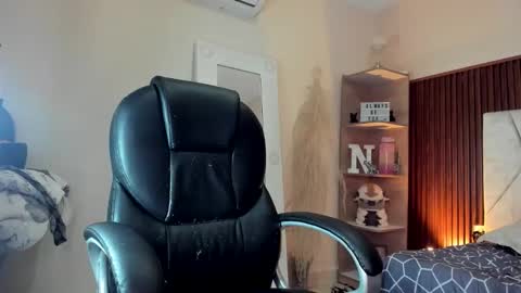 amara_brunet online show from March 3, 1:51 pm