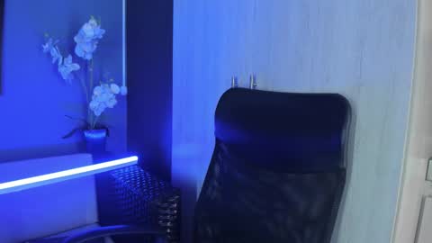 Emily online show from December 5, 12:36 pm