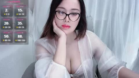 Snapshot of amaya_yooo_36d chatting on September 24, 11:28 am yooo online show from September 24, 11:28 am