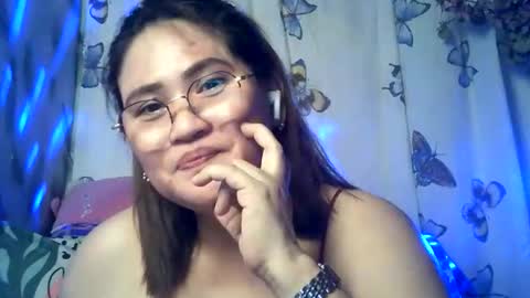 amazing angel online show from March 10, 6:12 pm