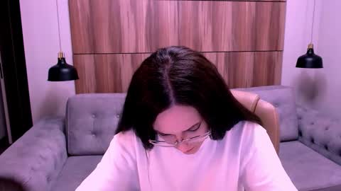 Izza online show from May 5, 2:56 pm