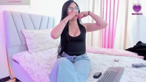 Sara  online show from February 3, 1:24 am