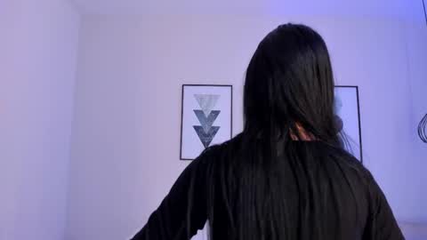 ambarevans_ online show from September 23, 11:59 am