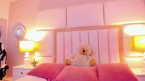 Snapshot of ambarsantany chatting on March 7, 11:49 pm AmbarSantany  online show from March 7, 11:49 pm