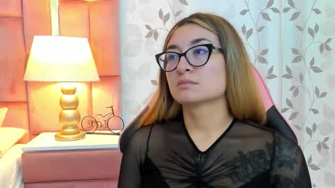 AmbarSantany  online show from February 8, 2:20 pm