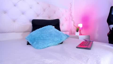  Amber  online show from September 9, 8:31 pm