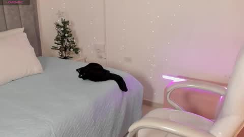 Michell  online show from December 19, 1:28 pm