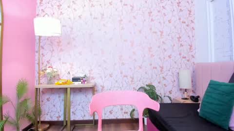 Amelia Adams online show from April 17, 9:50 pm