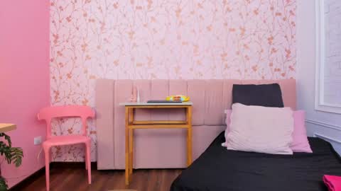 Amelia Adams online show from April 1, 4:26 pm