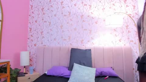 Snapshot of amelia_adms chatting on October 1, 7:46 pm Amelia Adams online show from October 1, 7:46 pm