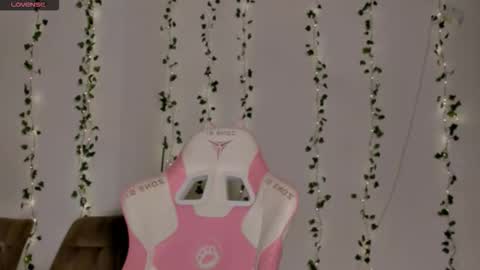 Your Amelia online show from December 15, 12:50 am