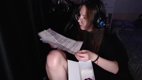 Amelia online show from November 30, 1:07 pm