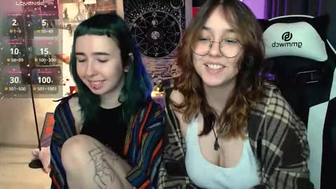 Snapshot of ameliameadd chatting on October 28, 9:21 am Amelia online show from October 28, 9:21 am