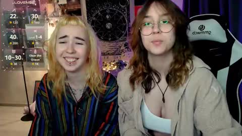 Snapshot of ameliameadd chatting on September 21, 7:45 am Amelia online show from September 21, 7:45 am