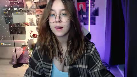 Snapshot of ameliameadd chatting on September 9, 6:57 am Amelia online show from September 9, 6:57 am