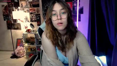 Snapshot of ameliameadd chatting on September 18, 7:23 am Amelia online show from September 18, 7:23 am