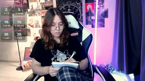 Snapshot of ameliameadd chatting on October 9, 8:42 am Amelia online show from October 9, 8:42 am