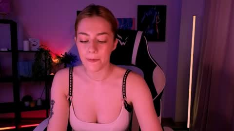 ameliarosaline online show from May 31, 4:00 am