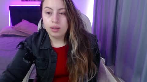 Amelie  online show from April 19, 2:29 pm