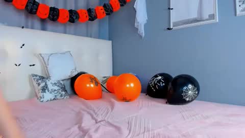 Amelia online show from October 31, 1:39 am