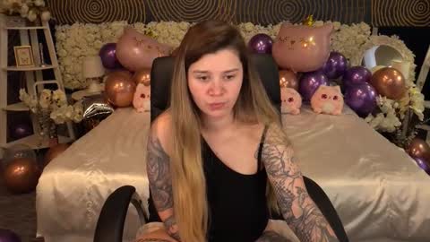 amellymillyy online show from February 4, 1:59 pm